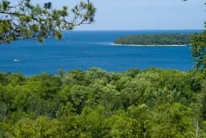 Read more about the article Ephraim Shores Resort and Restaurant Offers Premier Lodging in Door County