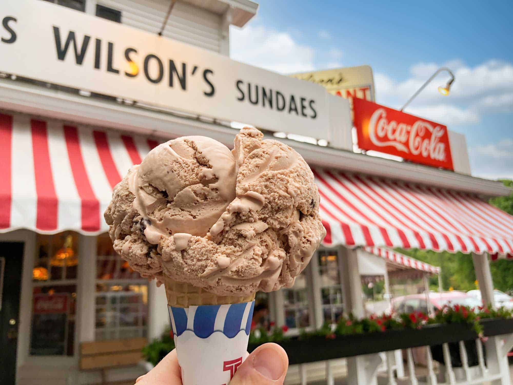 You are currently viewing Summer: the best season to enjoy Door County ice cream